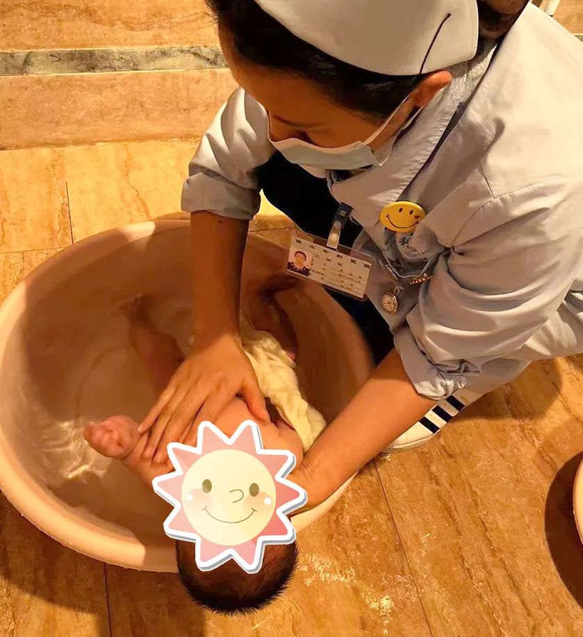 【保山安利醫(yī)院】新手媽媽別著急，寶寶護理可為您上門服務~