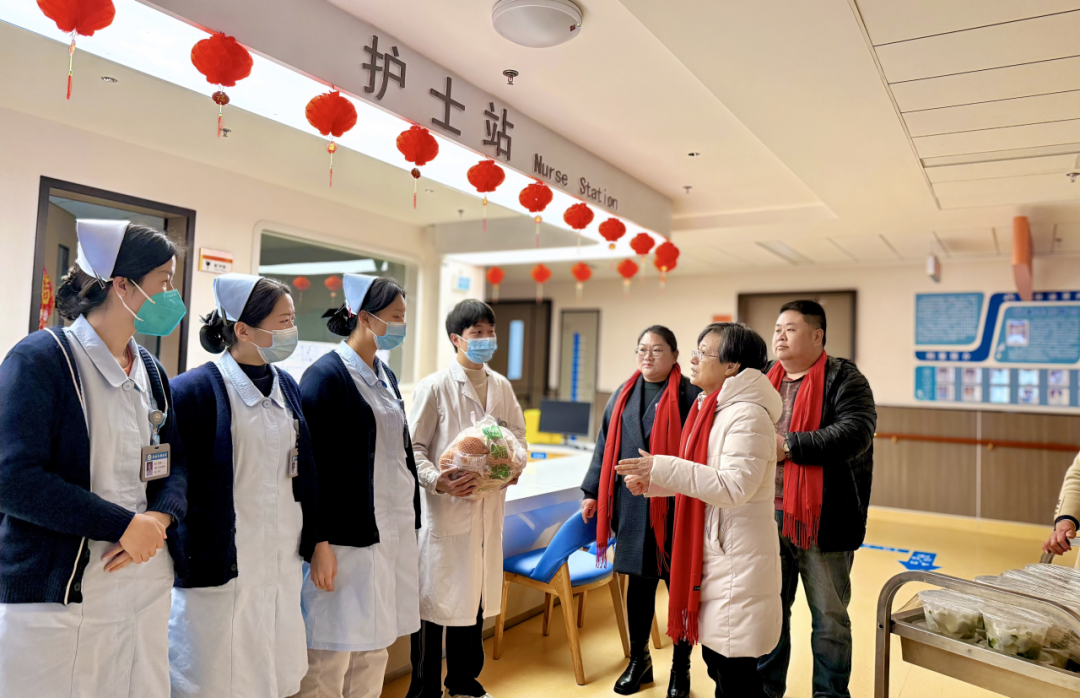 新春慰問送溫情，除夕關(guān)懷暖人心！